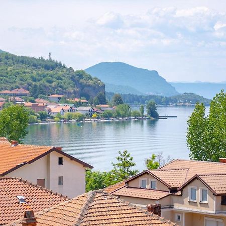 Et Larum Peštani Dış mekan fotoğraf