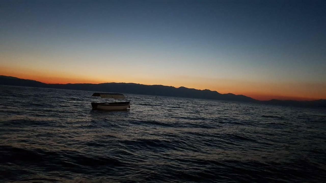 Et Larum Peštani Dış mekan fotoğraf